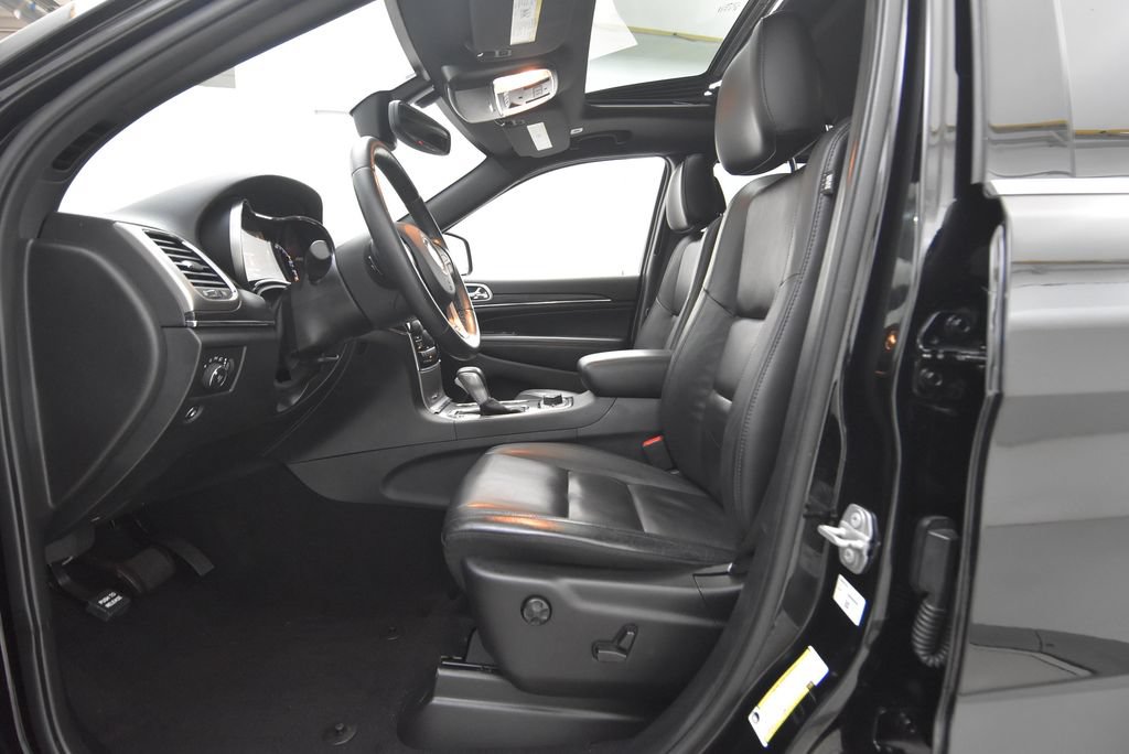 Used 2020 Jeep Grand Cherokee Limited w/ Premium Lighting Group AWD/4WD image 31