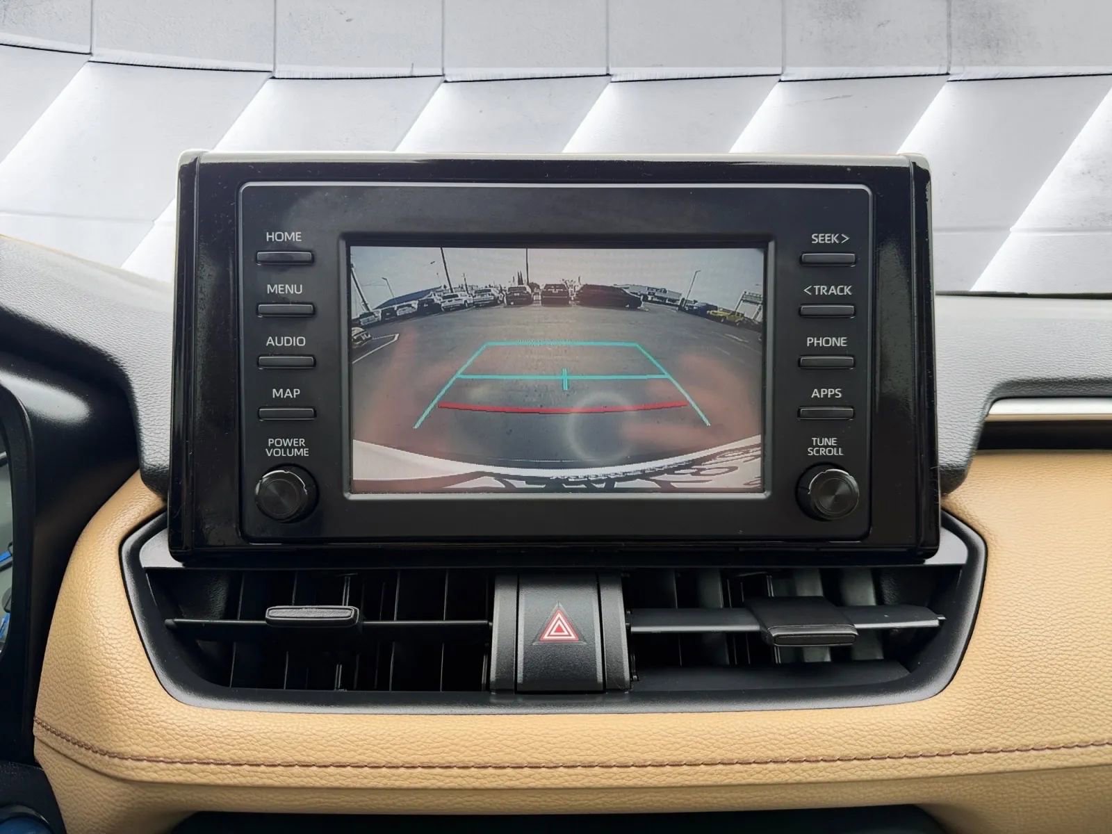 Used 2019 Toyota RAV4 XLE w/ Convenience Package image 15