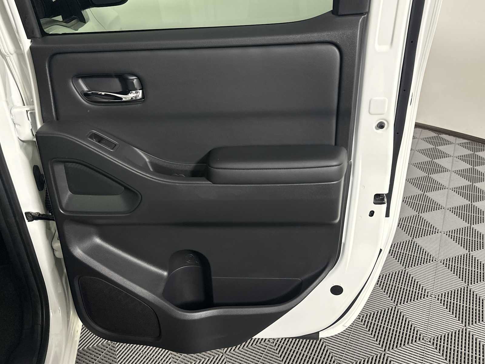 Used 2025 Nissan Frontier SV RWD image 23