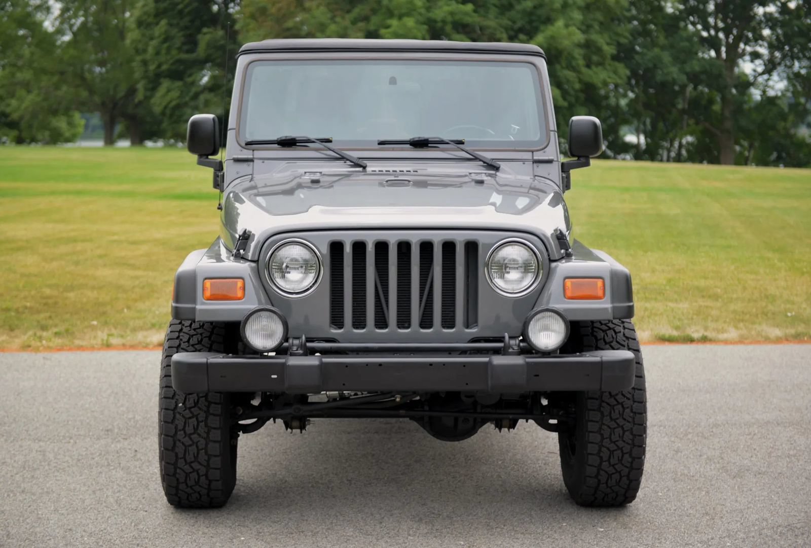 Used 2004 Jeep Wrangler 4WD w/ 30" Tire & Wheel Group image 11