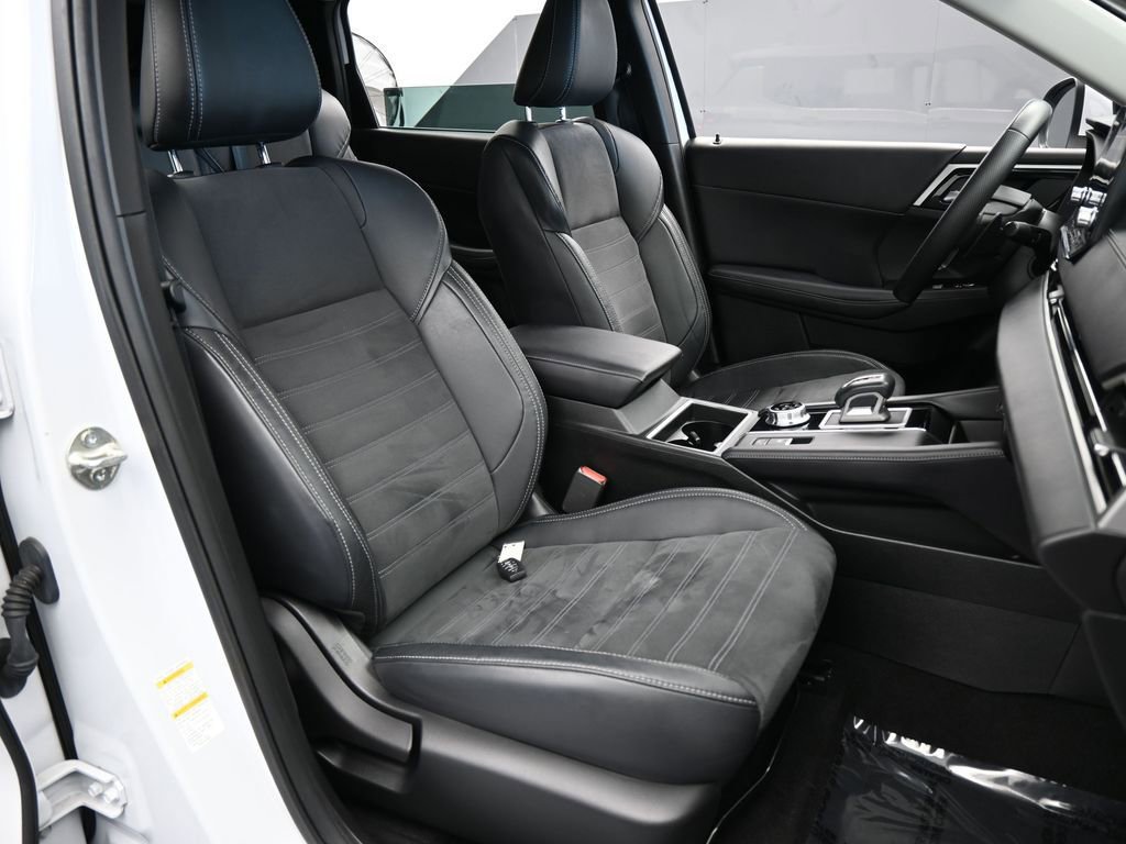 Used 2023 Mitsubishi Outlander SE image 52