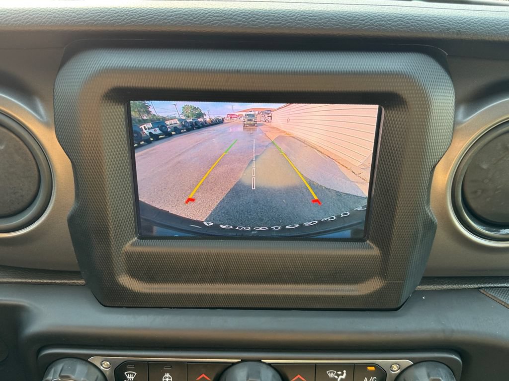 Used 2022 Jeep Wrangler Sport AWD/4WD image 18