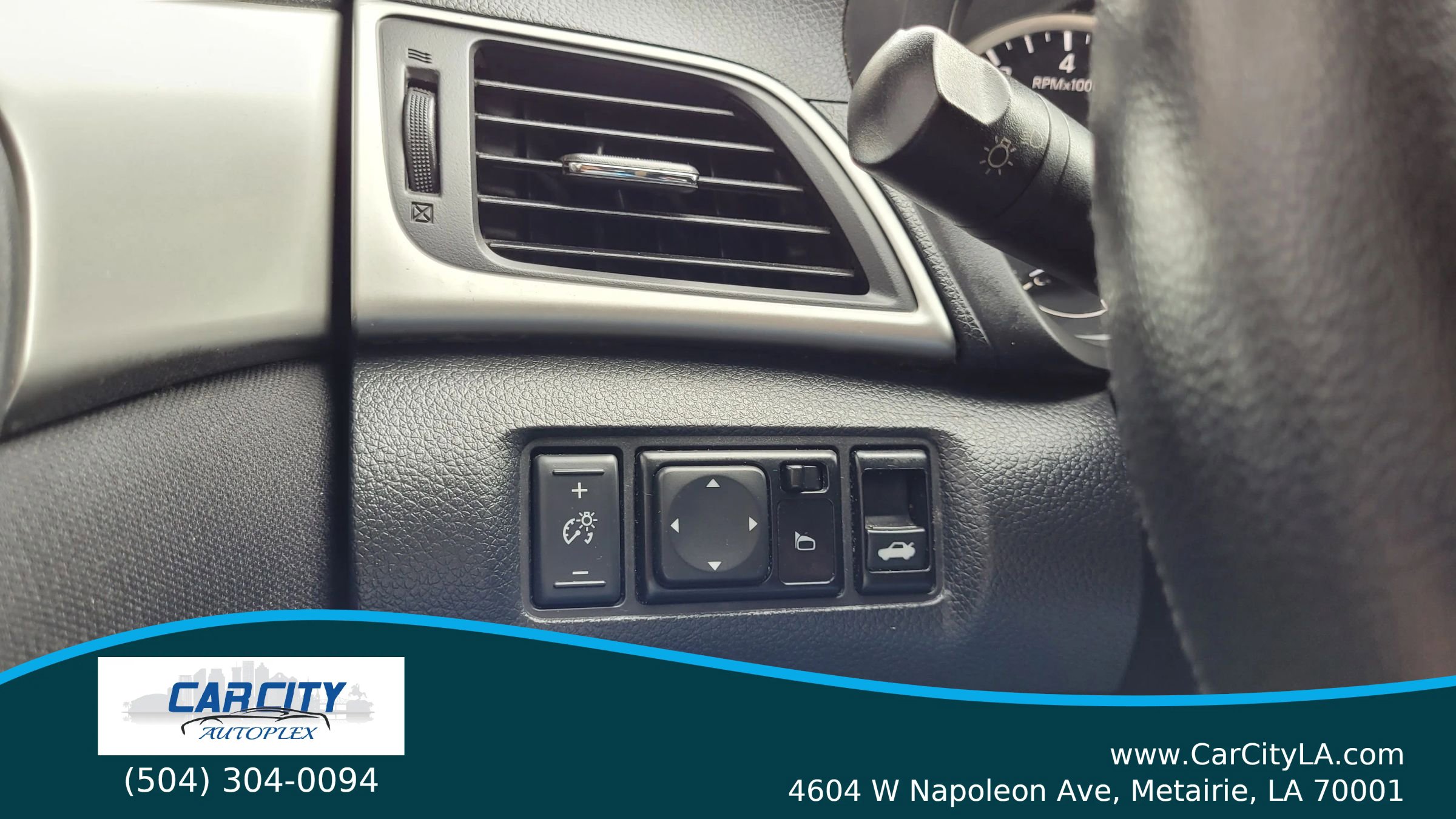 Used 2018 Nissan Sentra S image 11