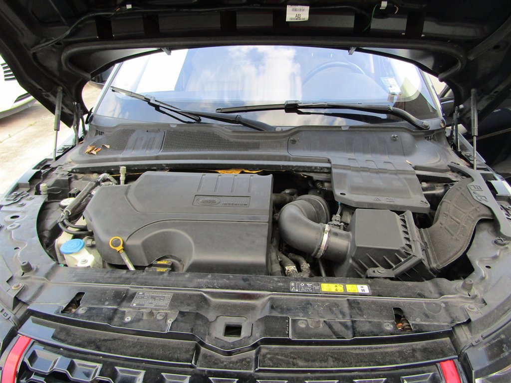 Used 2018 Land Rover Range Rover Evoque SE image 13