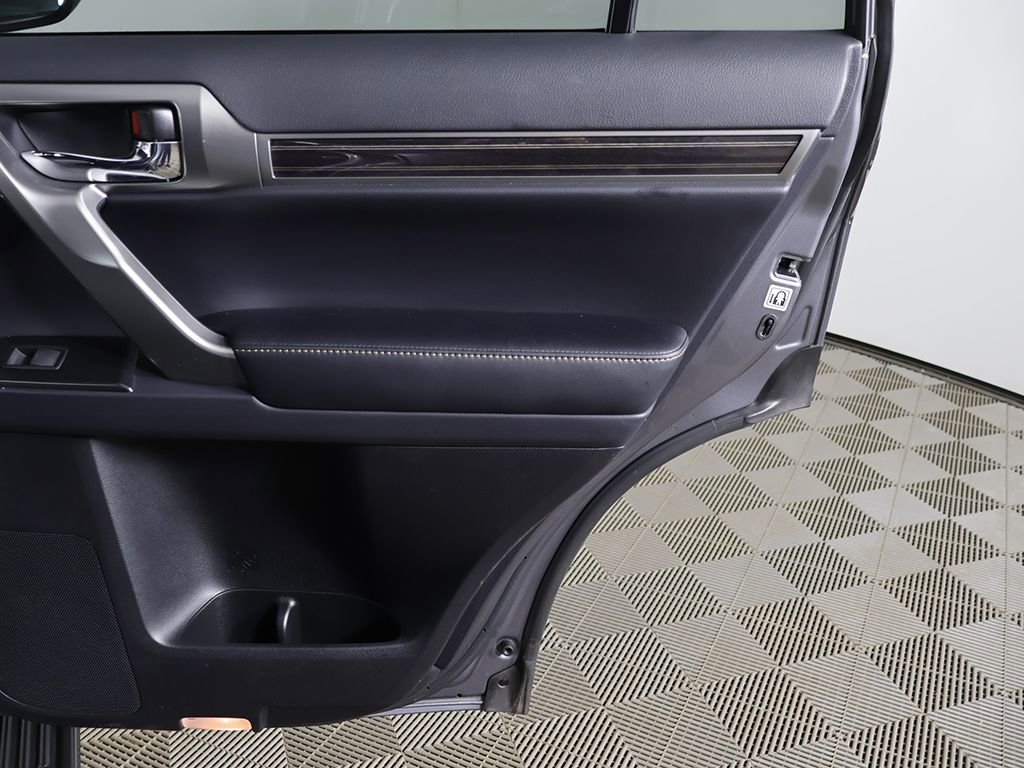Used 2023 Lexus GX 460 Premium w/ Accessory Package AWD/4WD image 28