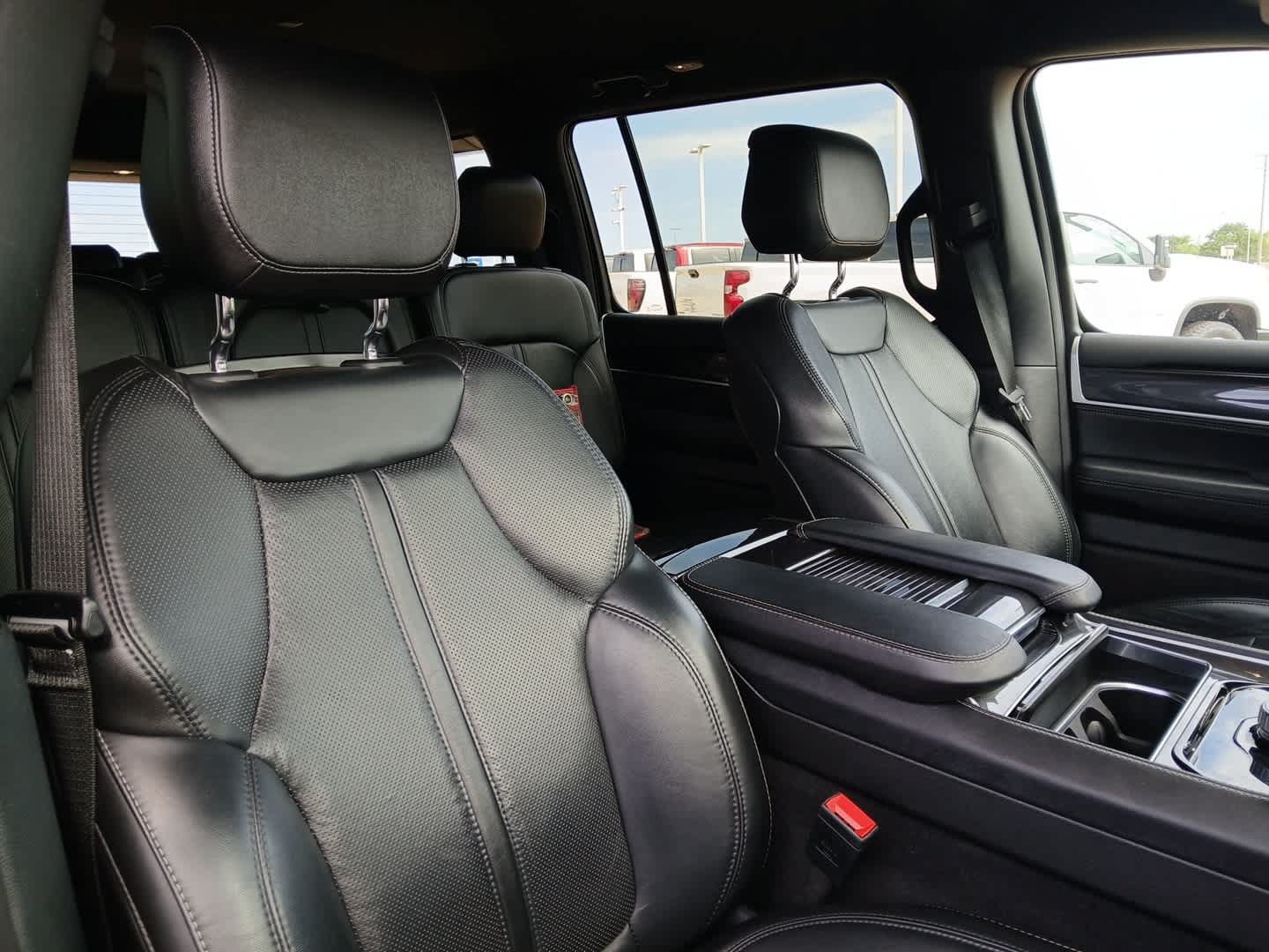 Used 2024 Jeep Wagoneer 4WD image 45