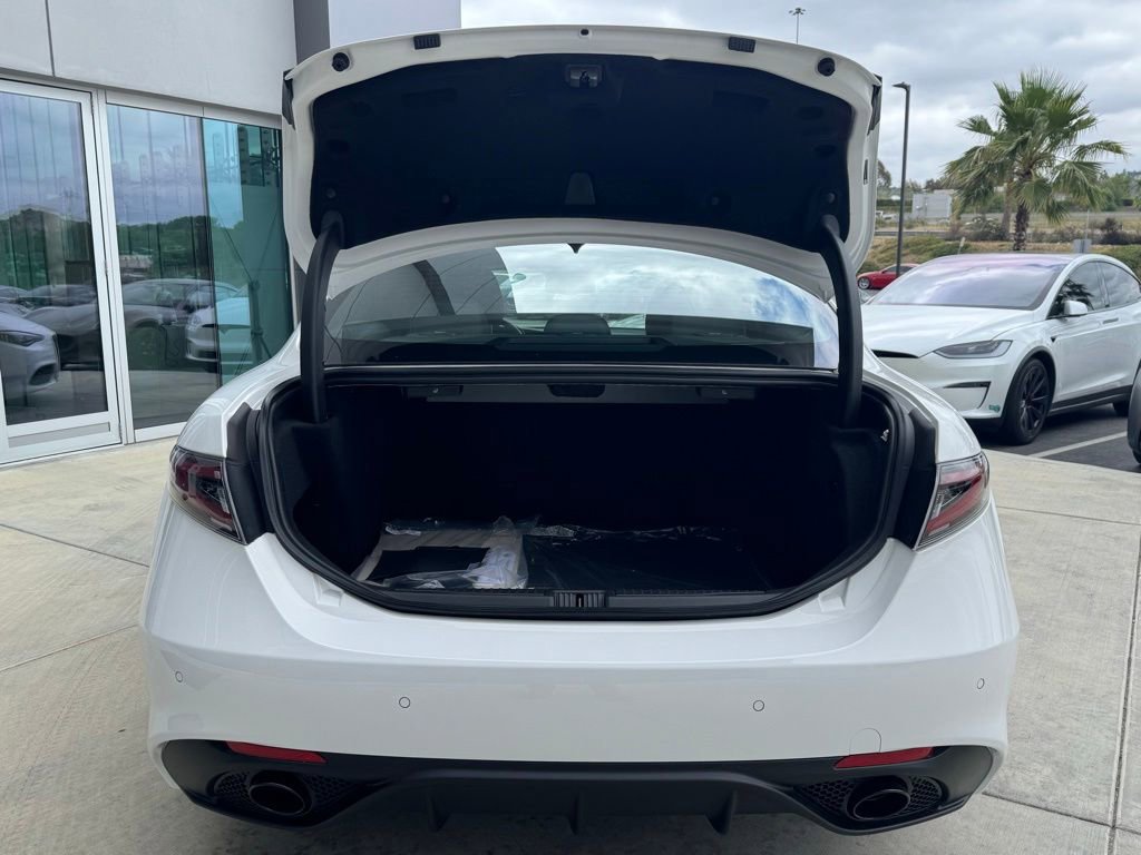 New 2026 Alfa Romeo Giulia w/ Driving Assist Package RWD image 9