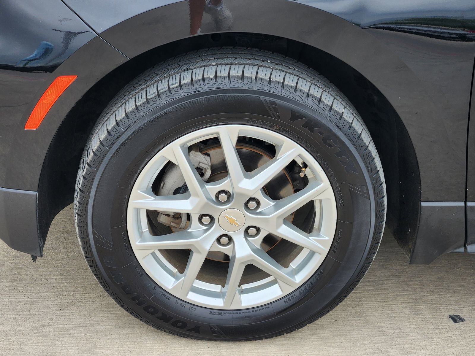 Used 2022 Chevrolet Equinox LT image 2