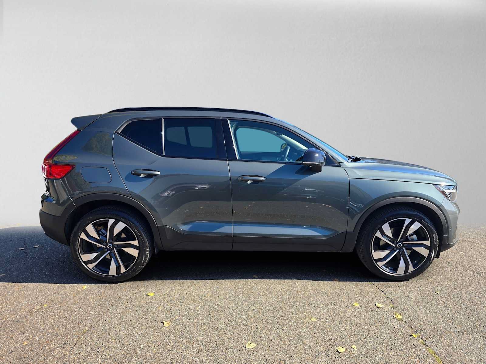 Used 2026 Volvo XC40 B5 Ultra w/ Protection Package Premier AWD/4WD image 2