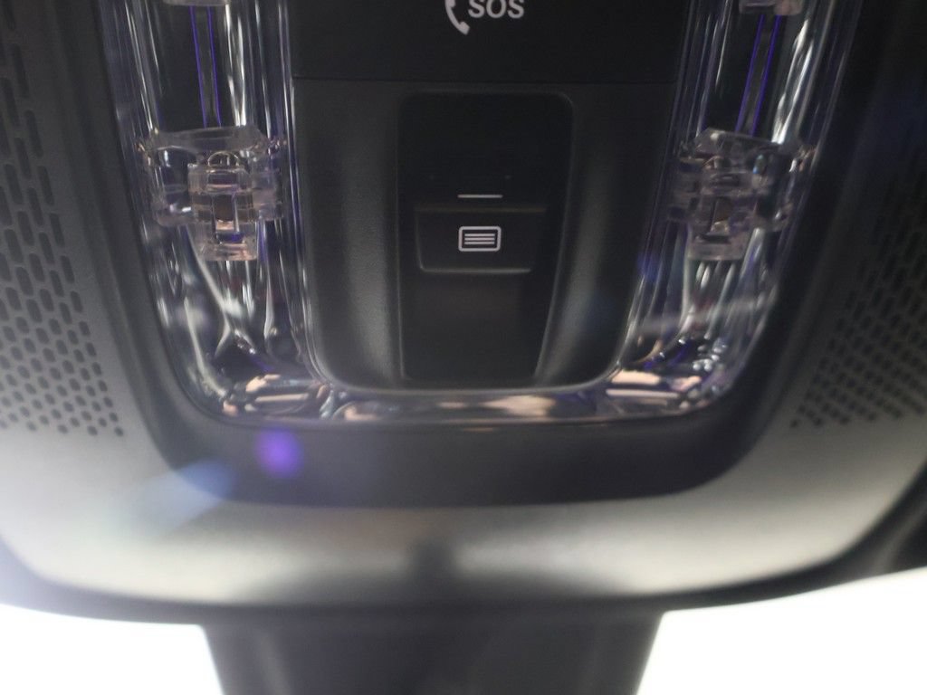Used 2023 Mercedes-Benz GLB 250 w/ AMG Line image 49