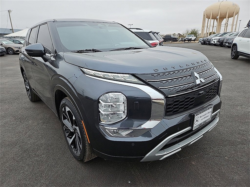 Used 2024 Mitsubishi Outlander SE image 11