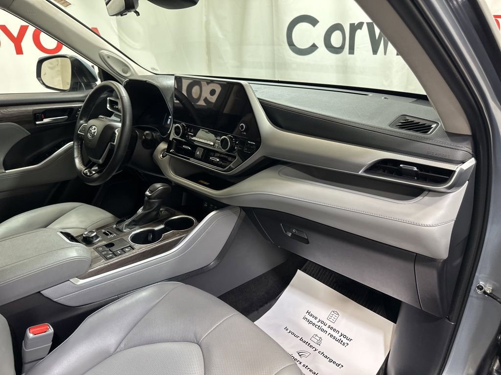 Used 2024 Toyota Highlander Platinum image 13