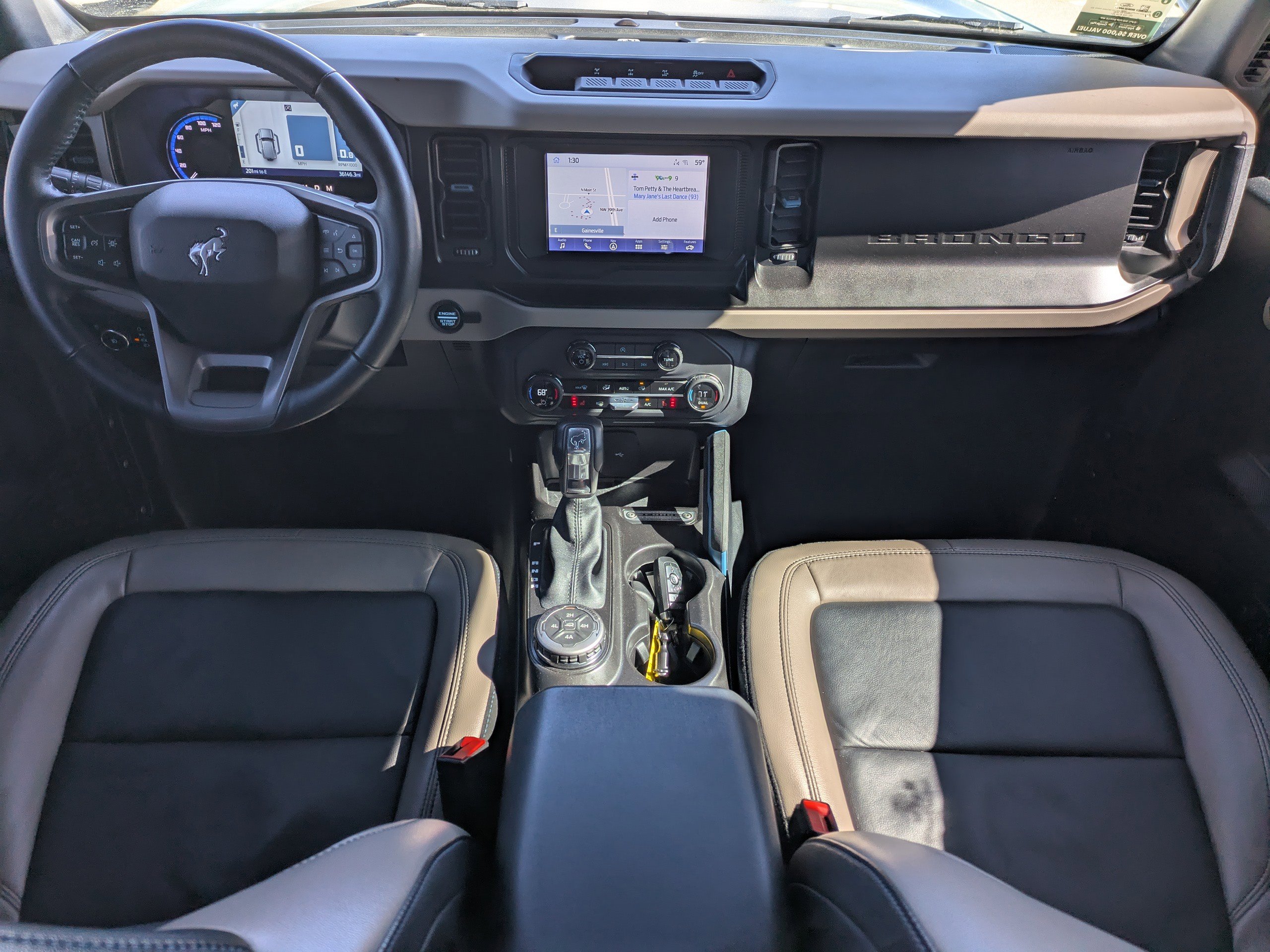 Used 2023 Ford Bronco Wildtrak image 2