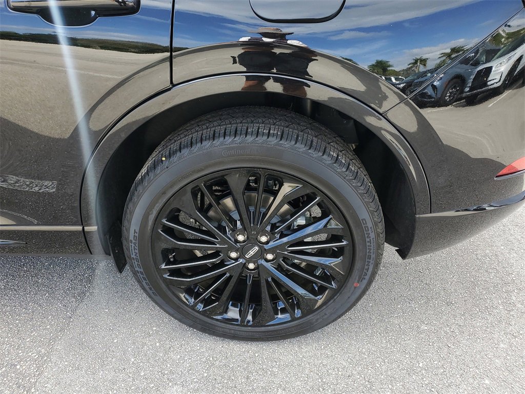 New 2026 Lincoln Corsair Reserve w/ Jet Appearance Package image 8