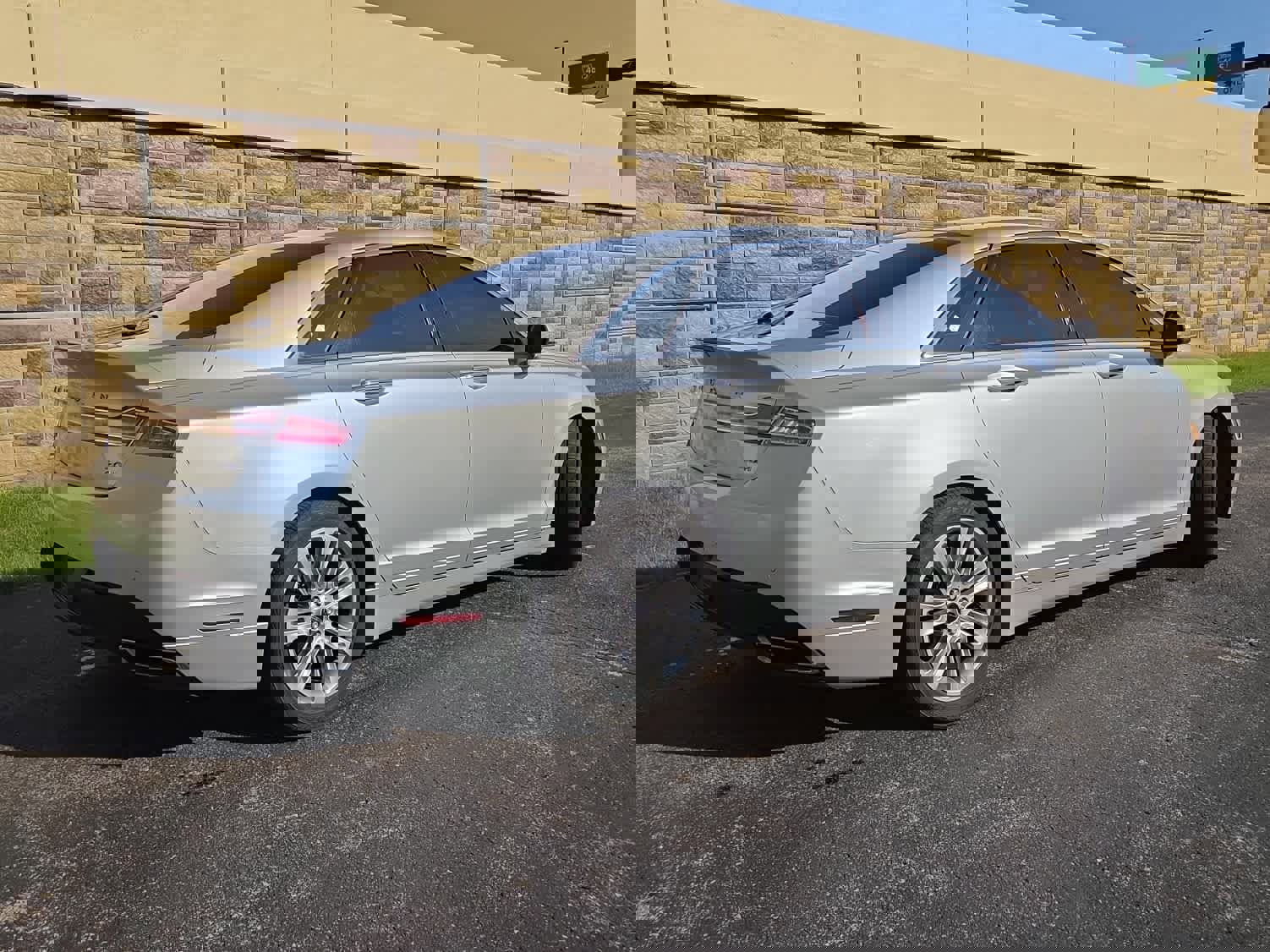 Used 2014 Lincoln MKZ Hybrid w/ Equipment Group 202A Reserve image 7