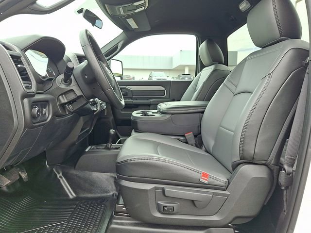 Used 2024 RAM 2500 Tradesman w/ Chrome Appearance Group image 13