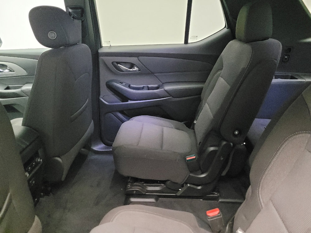 Used 2022 Chevrolet Traverse LT image 18