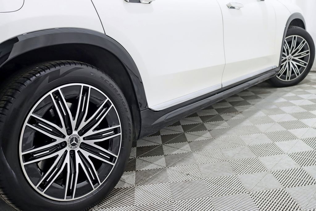 Used 2023 Mercedes-Benz EQS 580 4MATIC SUV image 11