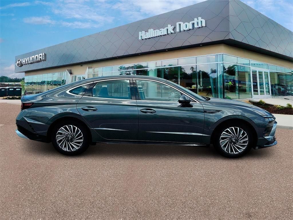 New 2025 Hyundai Sonata Limited FWD image 9