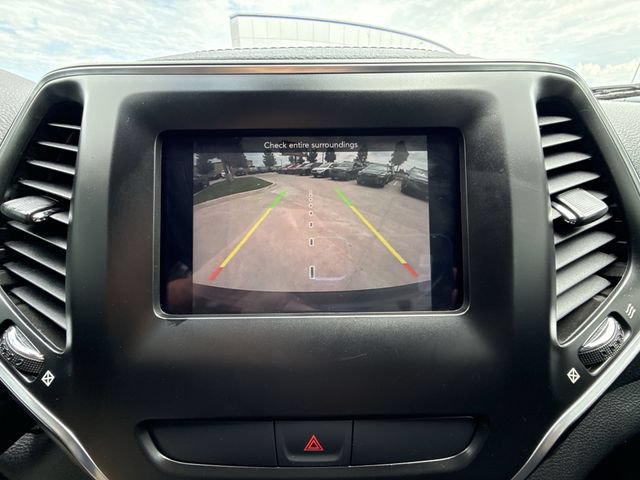 Used 2020 Jeep Cherokee Latitude FWD image 17