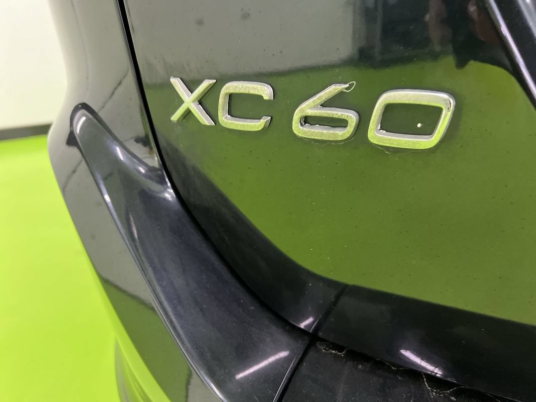 Used 2016 Volvo XC60 T6 Platinum AWD/4WD image 12
