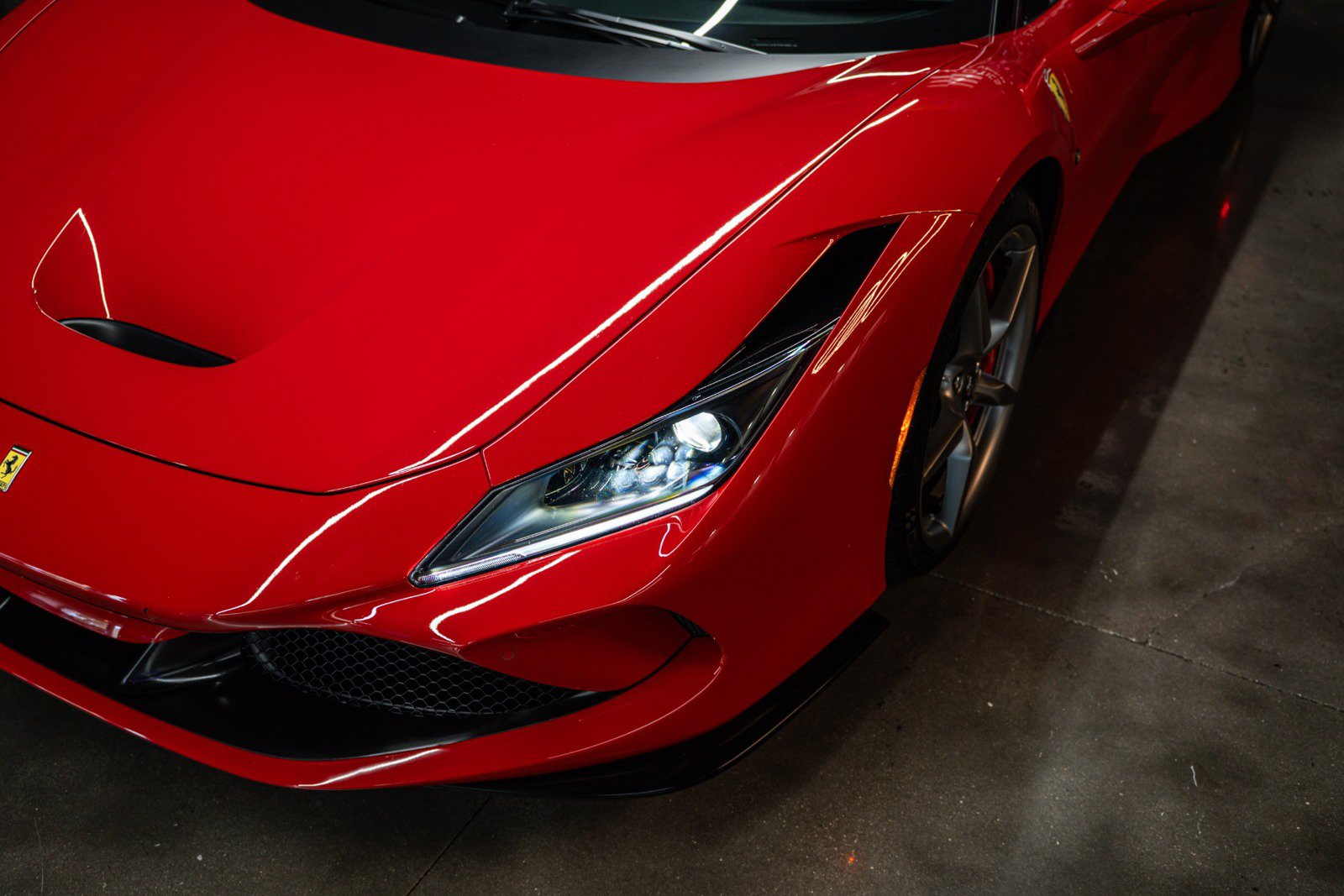 Used 2020 Ferrari F8 Tributo RWD image 12