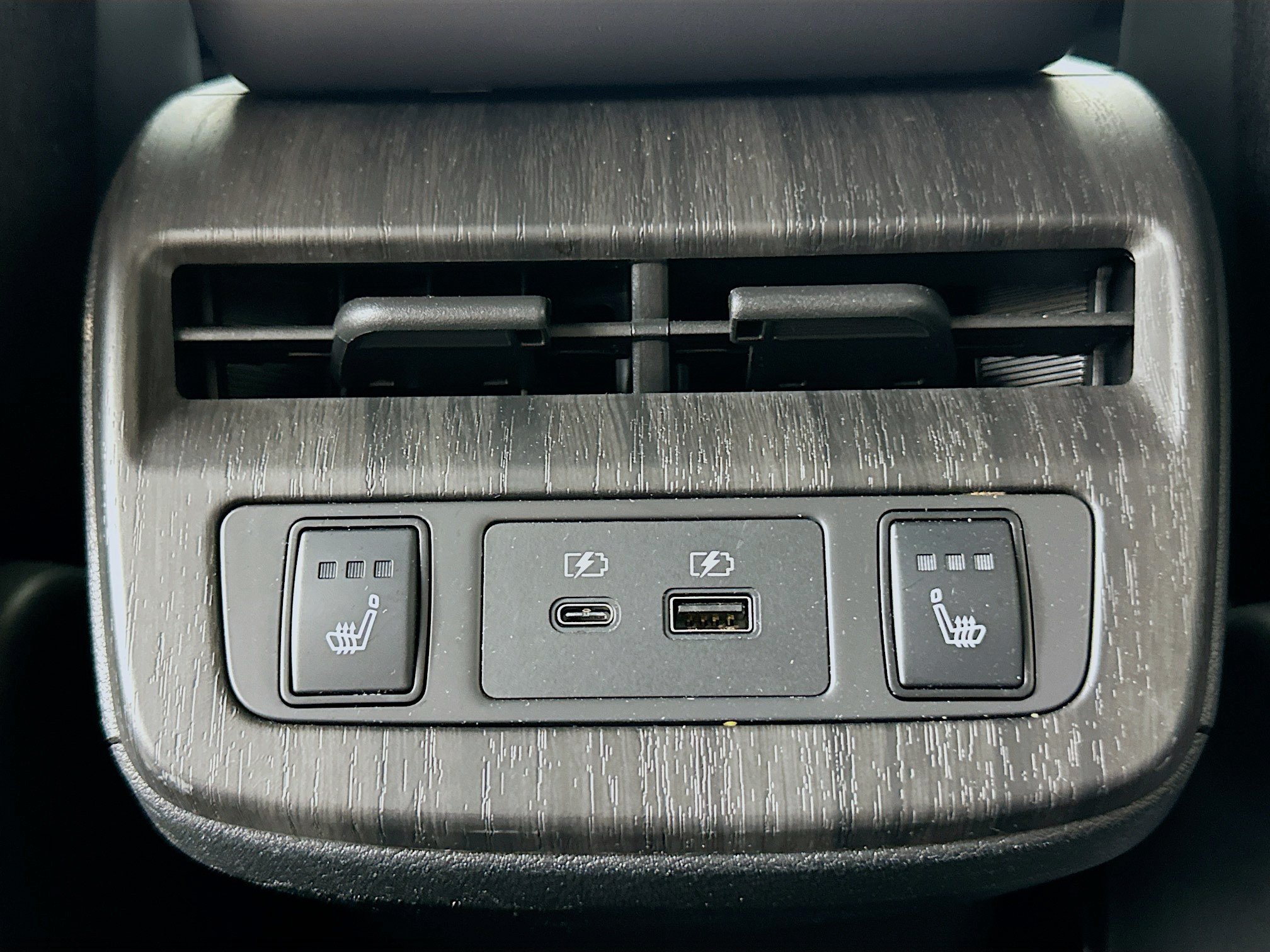 Used 2023 Nissan Ariya FWD image 27