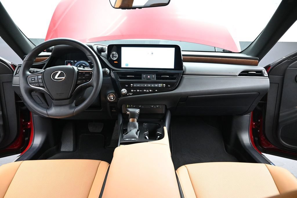 Used 2025 Lexus ES 300h w/ Premium Package FWD image 35