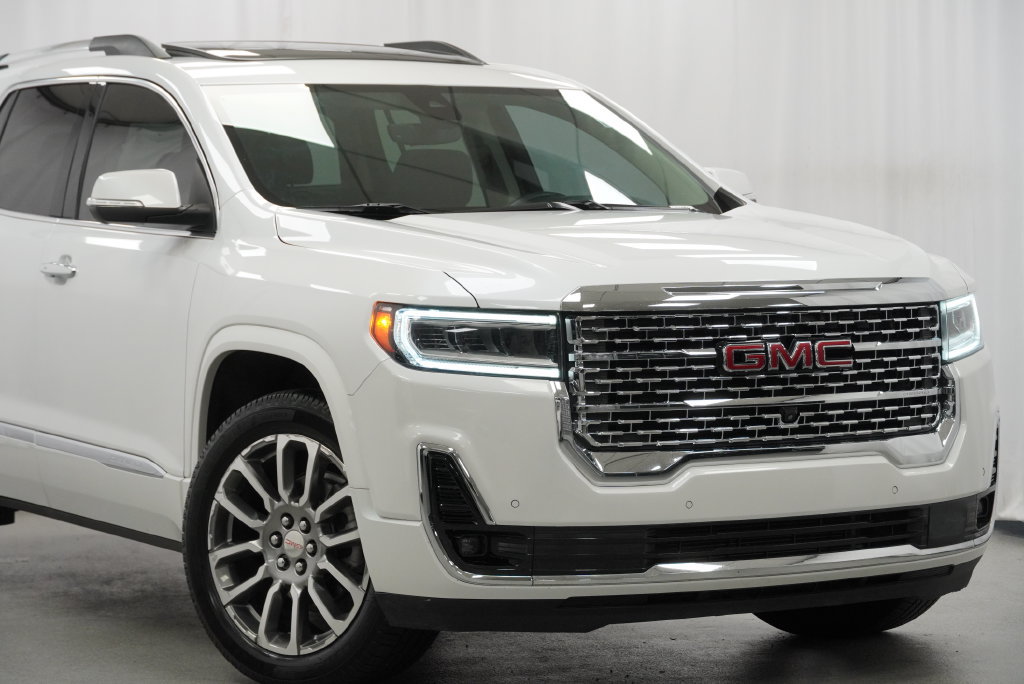Certified 2023 GMC Acadia Denali w/ Denali Technology Package FWD image 11