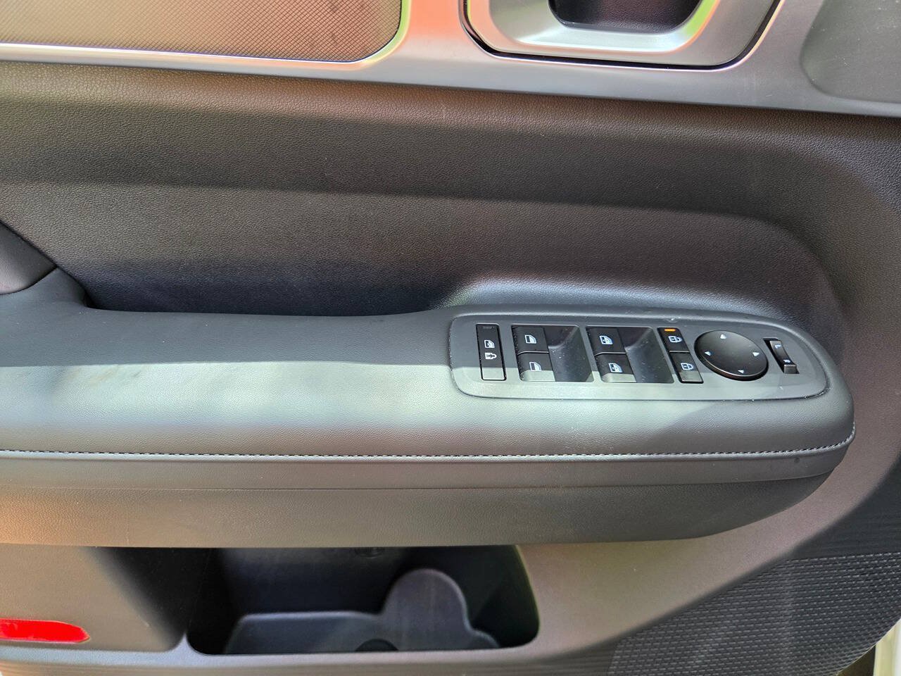 Used 2026 Hyundai Santa Fe SEL FWD image 21