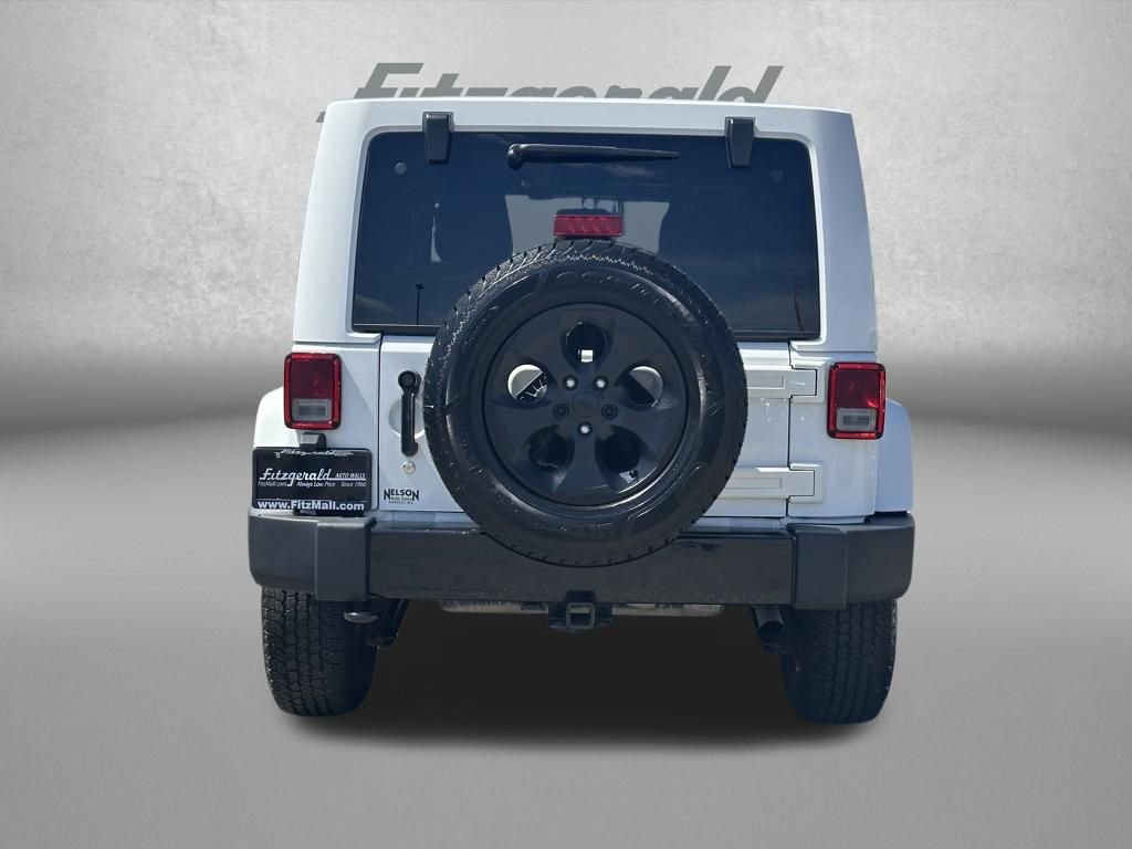 Used 2015 Jeep Wrangler Unlimited Sahara AWD/4WD image 6