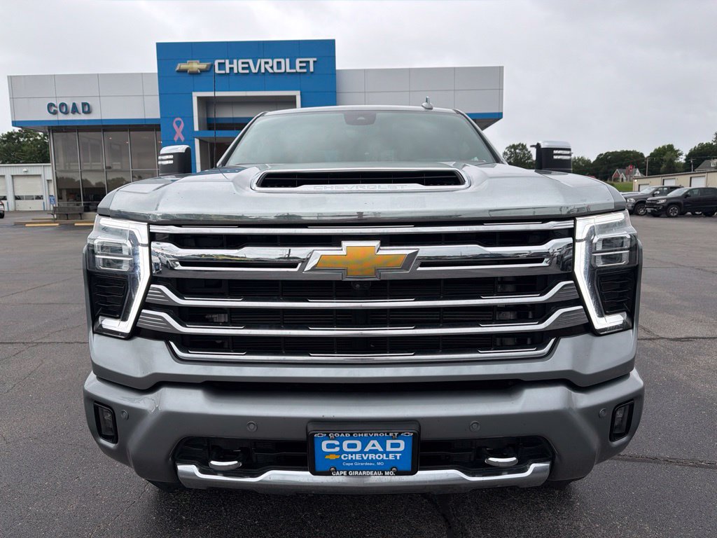 Used 2024 Chevrolet Silverado 3500 High Country w/ High Country Premium Package AWD/4WD image 8