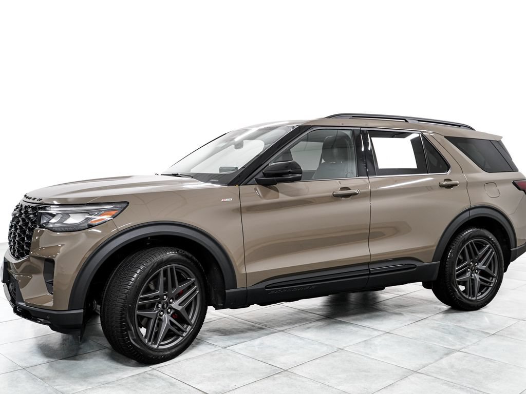 New 2026 Ford Explorer ST-Line w/ ST-Line Street Pack AWD/4WD image 4