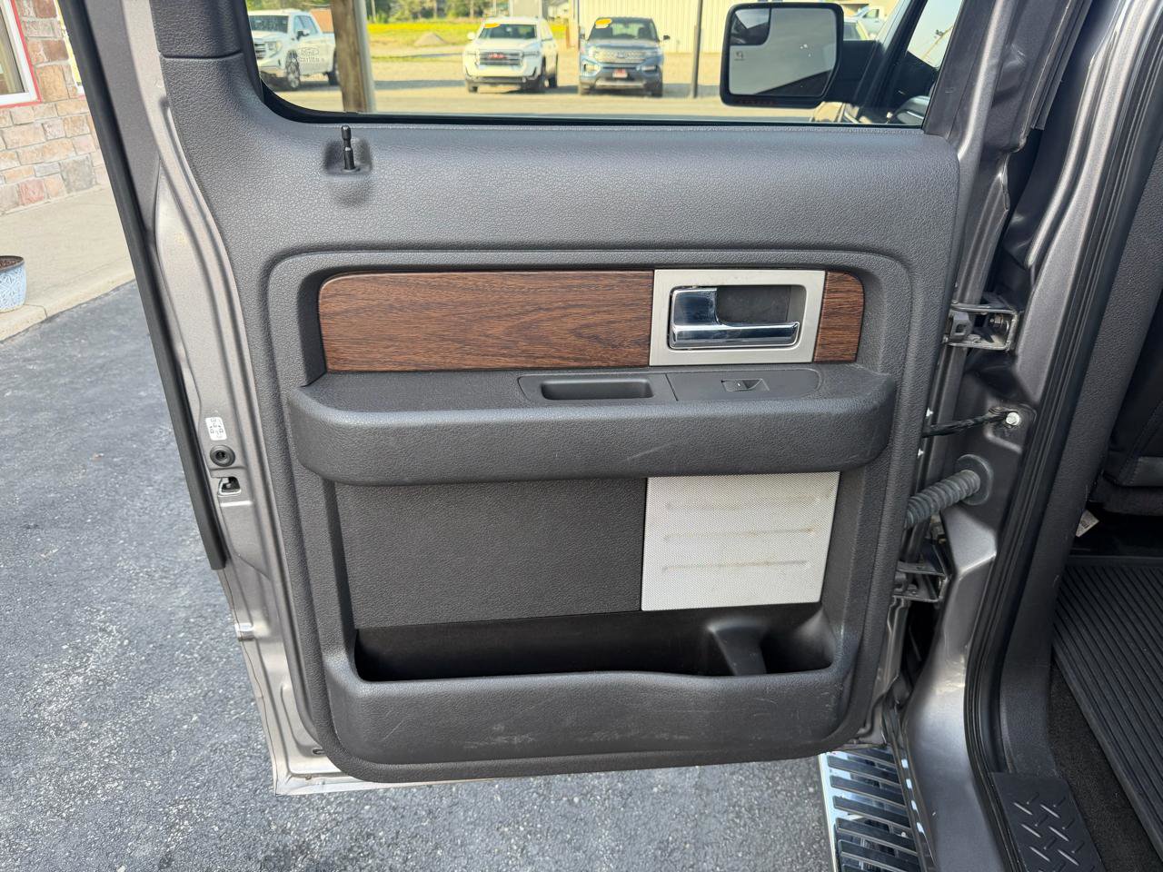 Used 2014 Ford F150 Lariat w/ Equipment Group 502A Luxury AWD/4WD image 16