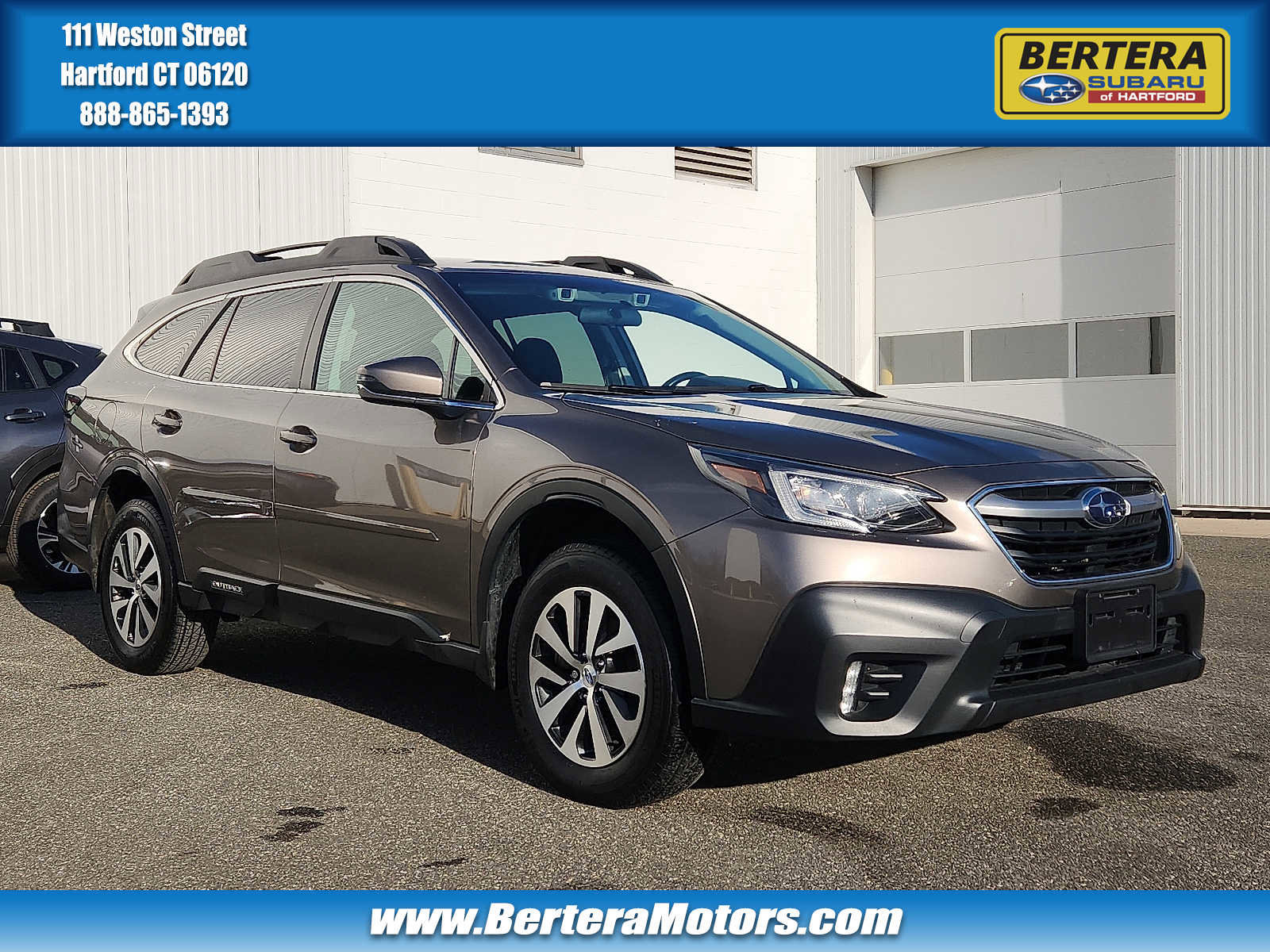 Used 2022 Subaru Outback Premium image 1