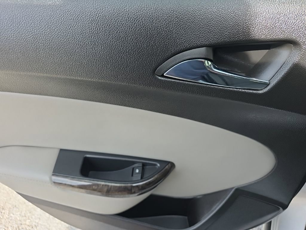 Used 2014 Buick Verano FWD image 20