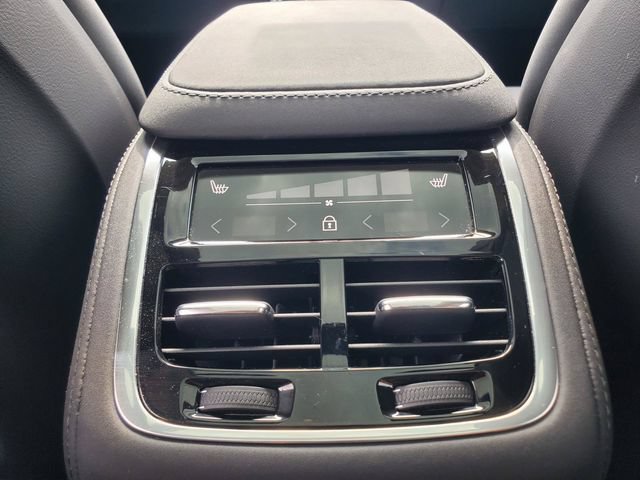 Certified 2025 Volvo XC90 B6 Plus AWD/4WD image 31