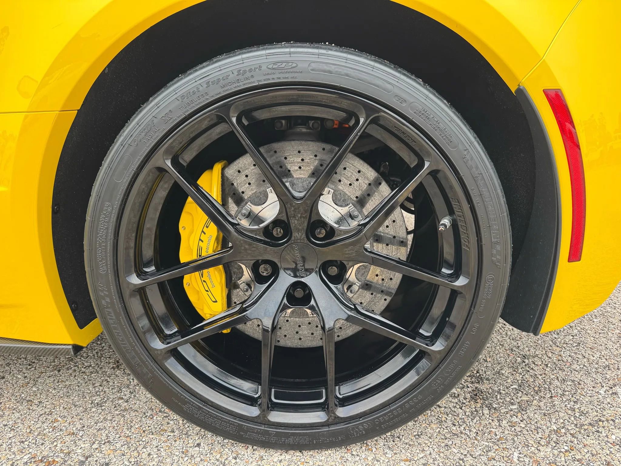 Used 2015 Chevrolet Corvette Z06 w/ Z07 Performance Package image 19