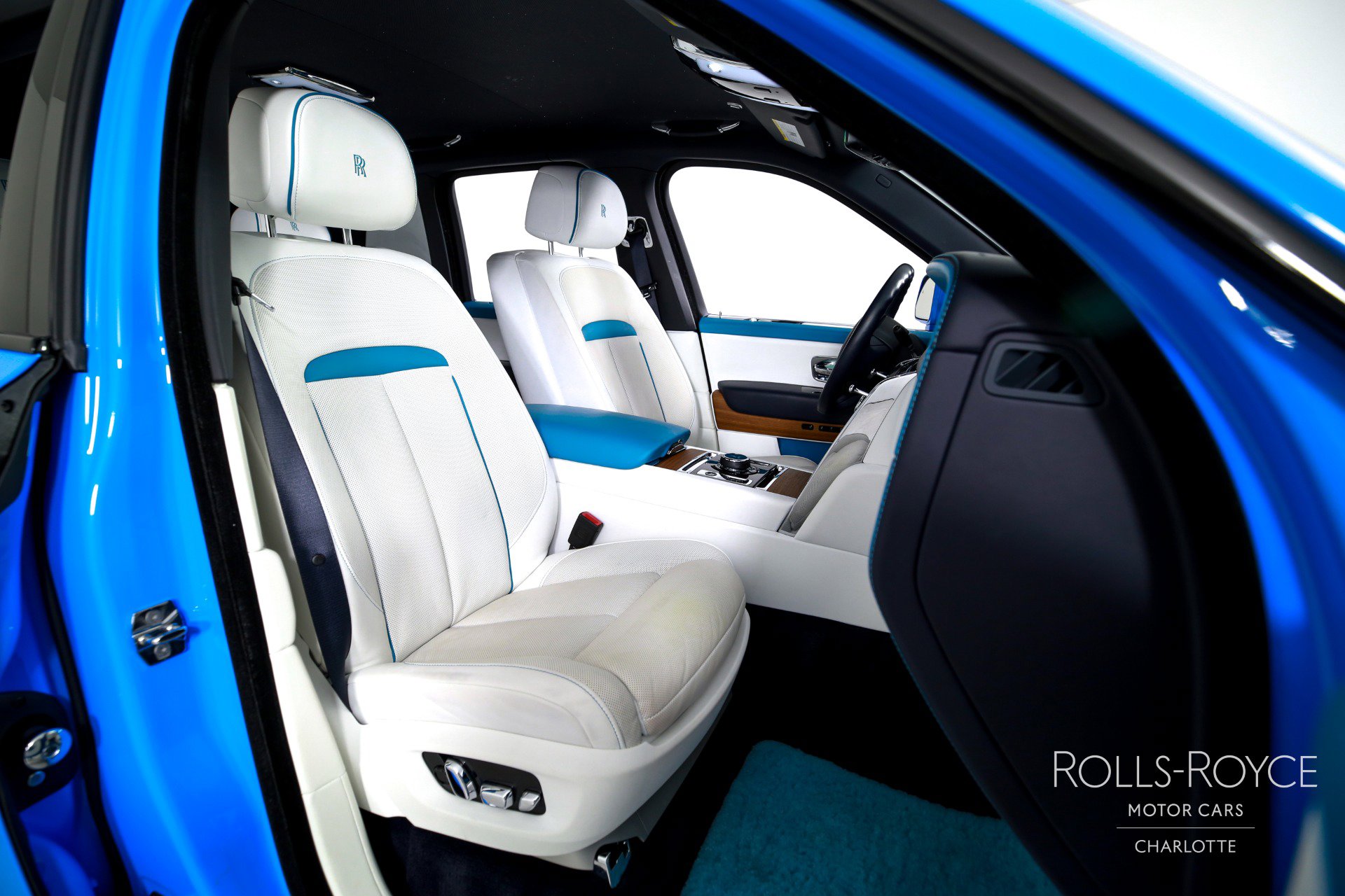 Used 2023 Rolls-Royce Cullinan image 32