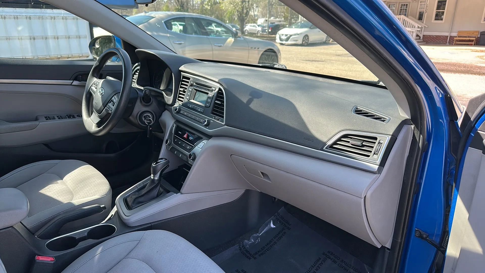 Used 2017 Hyundai Elantra SE image 22