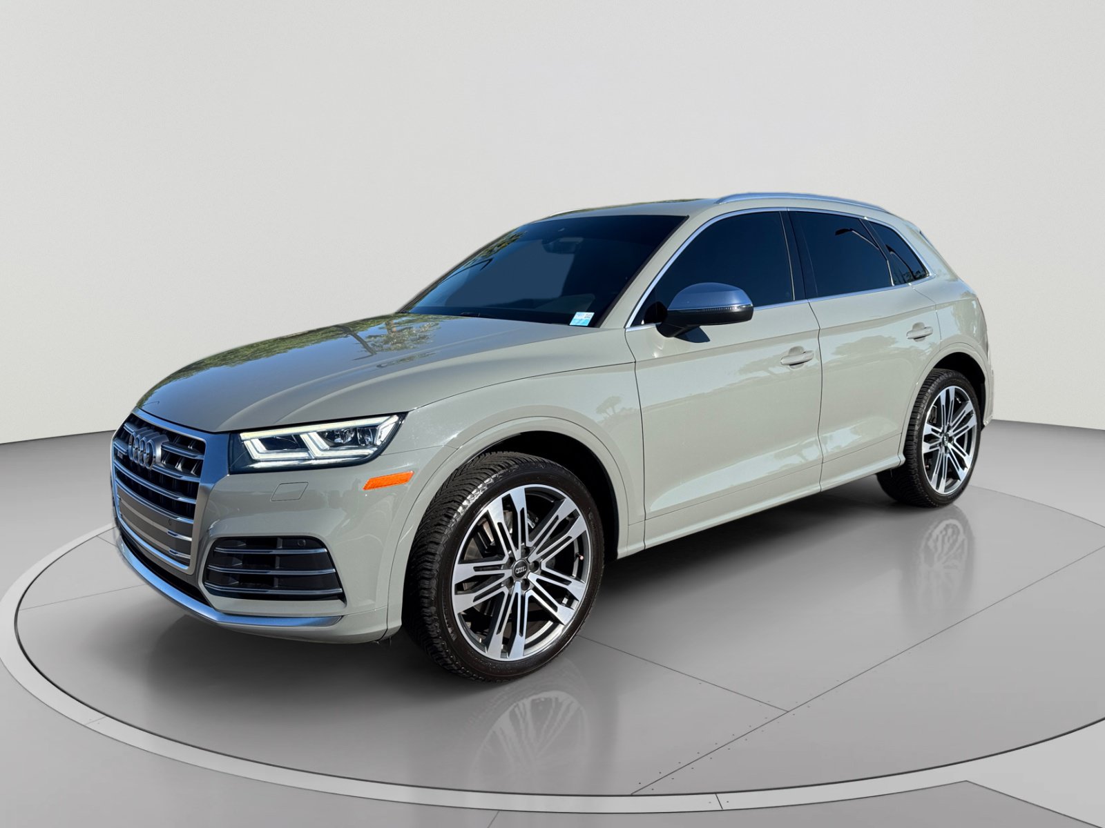 Used 2019 Audi SQ5 Premium Plus w/ Premium Plus Package AWD/4WD image 1