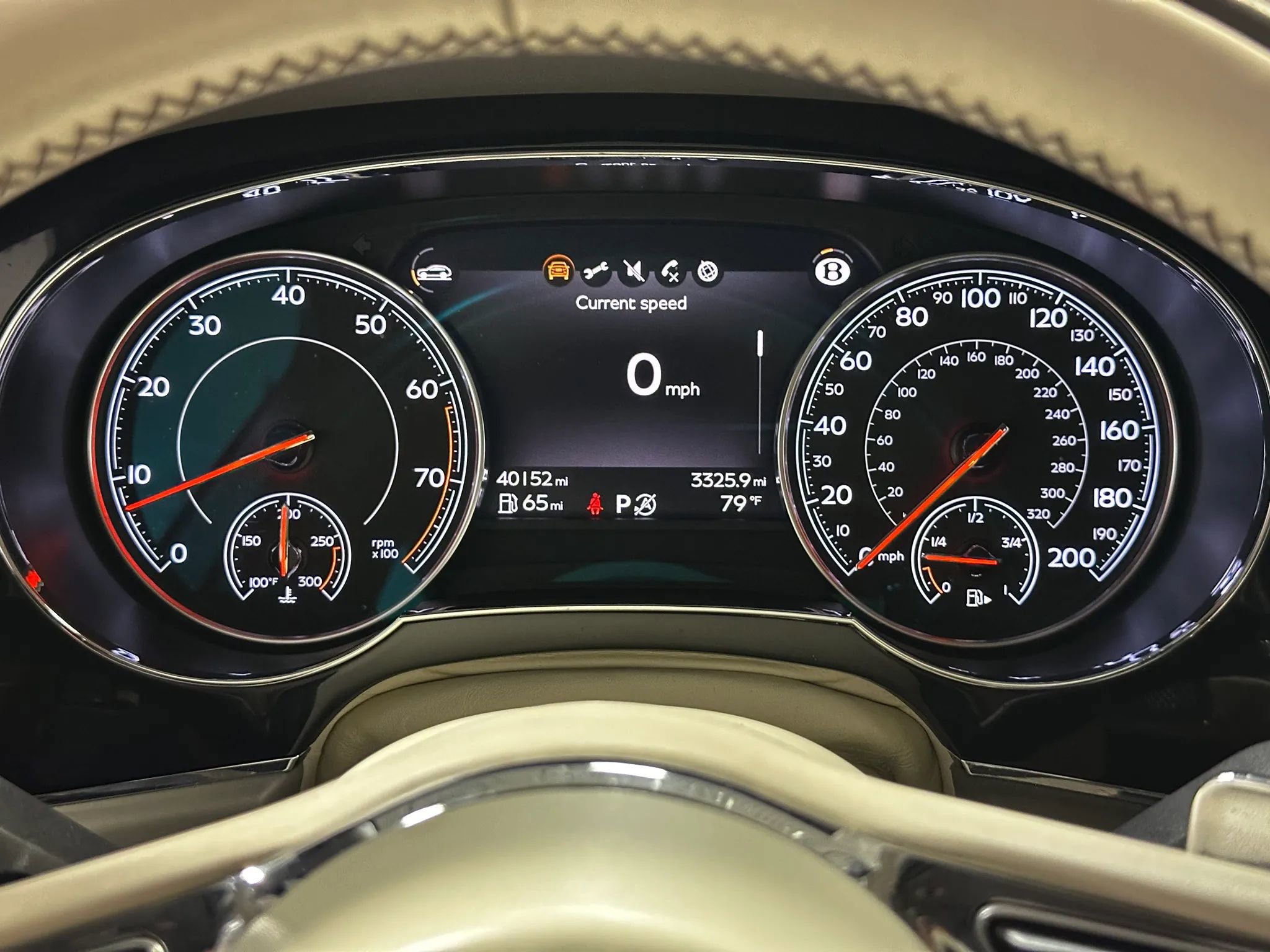 Used 2018 Bentley Bentayga AWD/4WD image 21