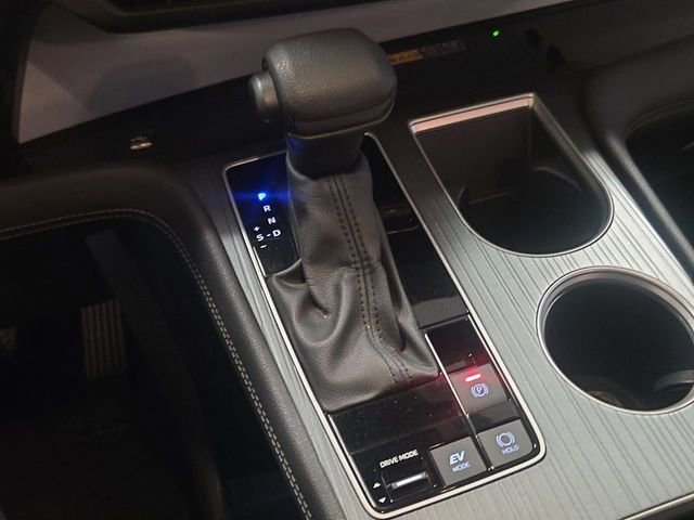 Used 2025 Toyota Sienna LE image 19