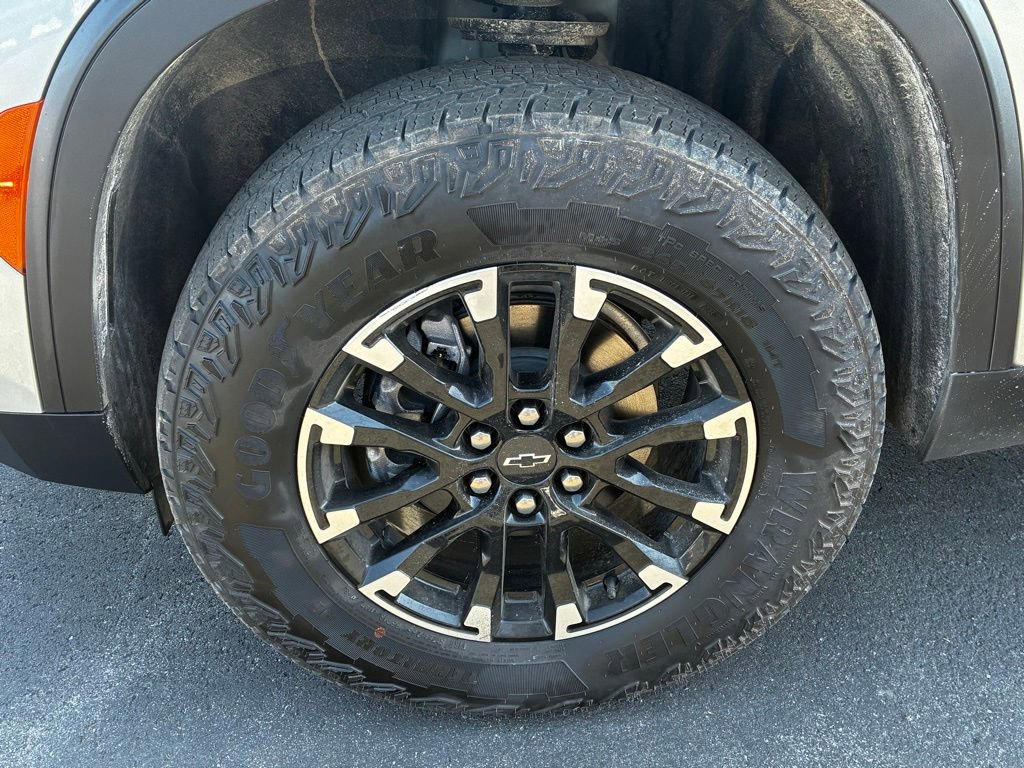 Used 2025 Chevrolet Traverse Z71 image 15