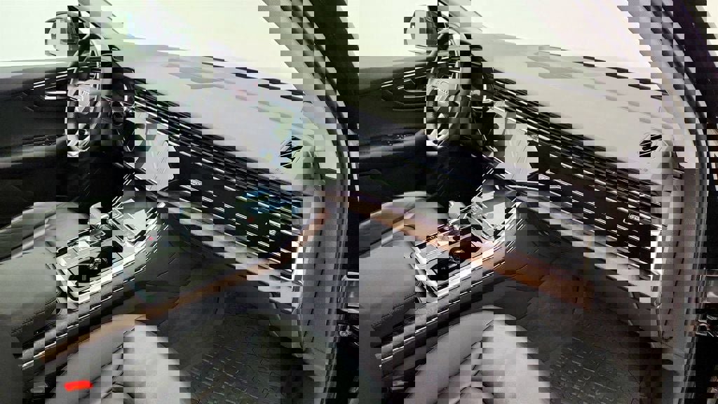 Used 2020 Audi Q7 3.0T Premium w/ Convenience Package image 28