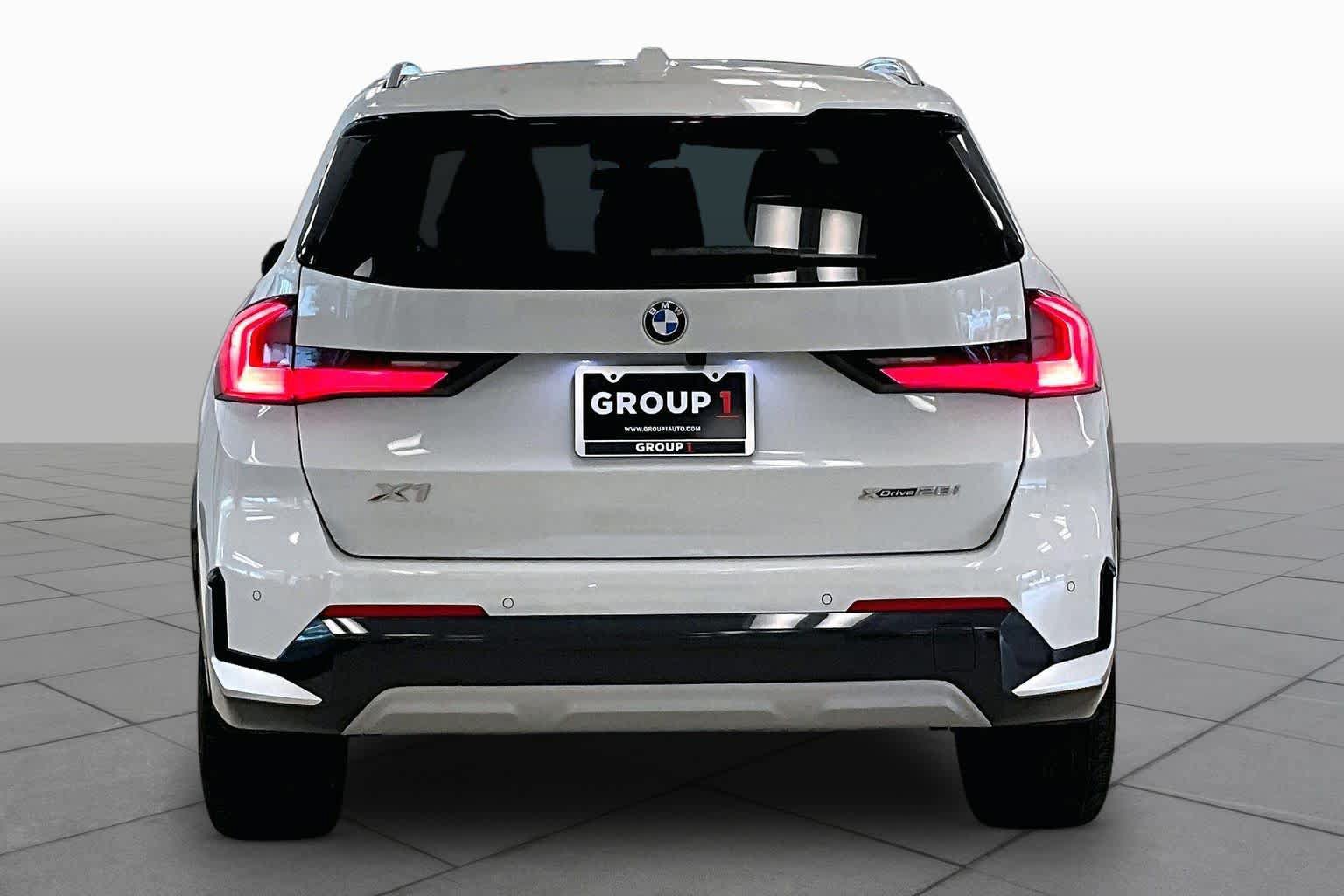 Used 2025 BMW X1 xDrive28i AWD/4WD image 4