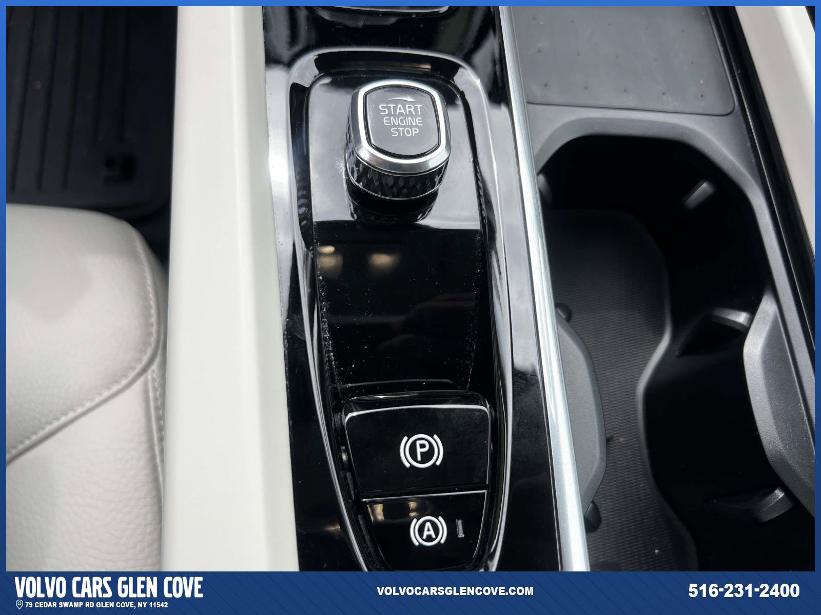 Used 2022 Volvo XC60 B5 Momentum w/ Climate Package AWD/4WD image 30