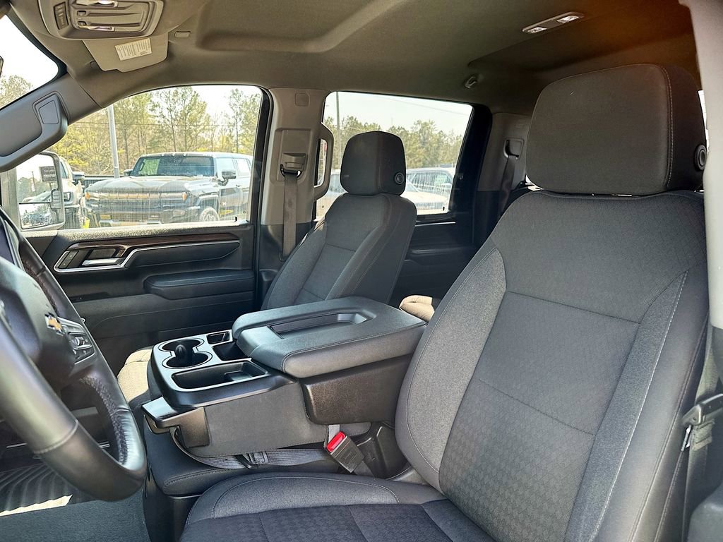 Used 2025 Chevrolet Silverado 2500 LT w/ Convenience Package image 8
