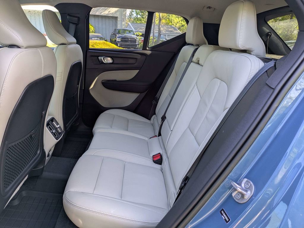 Certified 2023 Volvo XC40 B5 Plus w/ Driver Assist Package image 14