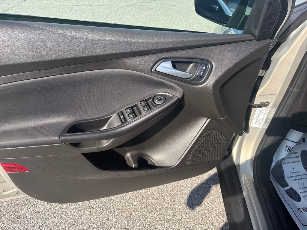 Used 2016 Ford Focus SE image 15